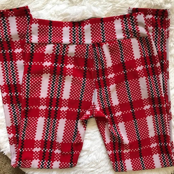 Large Red & White Checker Print Leggings With Zippers - Picture 5 of 5
